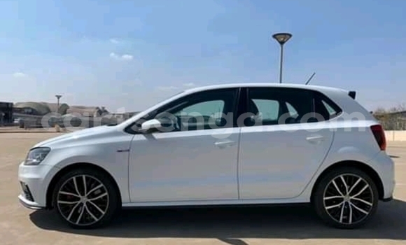 Buy Used Volkswagen Golf GTI White Car in Ezulwini in Hhohho Buy Used Volkswagen Golf GTI White Car in Ezulwini in Hhohho