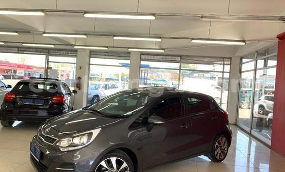 Acheter Occasion Voiture Kia Rio Beige à Hlatikulu, Shiselweni District Acheter Occasion Voiture Kia Rio Beige à Hlatikulu, Shiselweni District