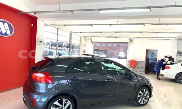 Acheter Occasion Voiture Kia Rio Beige à Hlatikulu, Shiselweni District Acheter Occasion Voiture Kia Rio Beige à Hlatikulu, Shiselweni District