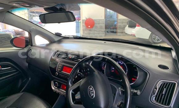 Acheter Occasion Voiture Kia Rio Beige à Hlatikulu, Shiselweni District Acheter Occasion Voiture Kia Rio Beige à Hlatikulu, Shiselweni District