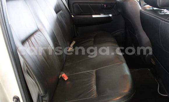 Nunua Ilio tumika Toyota Hilux Beige Gari ndani ya Hlatikulu nchini Wilaya ya Shiselweni Nunua Ilio tumika Toyota Hilux Beige Gari ndani ya Hlatikulu nchini Wilaya ya Shiselweni