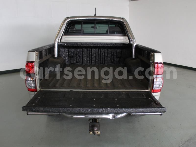 Big with watermark toyota hilux shiselweni district hlatikulu 20052