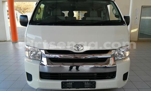 Nunua Ilio tumika Toyota Hiace White Gari ndani ya Big Bend nchini Lubombo