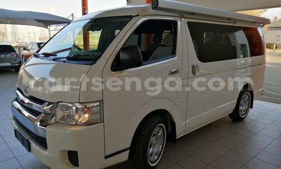 Buy Used Toyota Hiace White Car in Big Bend in Lubombo Buy Used Toyota Hiace White Car in Big Bend in Lubombo