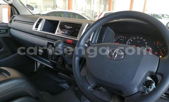 Buy Used Toyota Hiace White Car in Big Bend in Lubombo Buy Used Toyota Hiace White Car in Big Bend in Lubombo