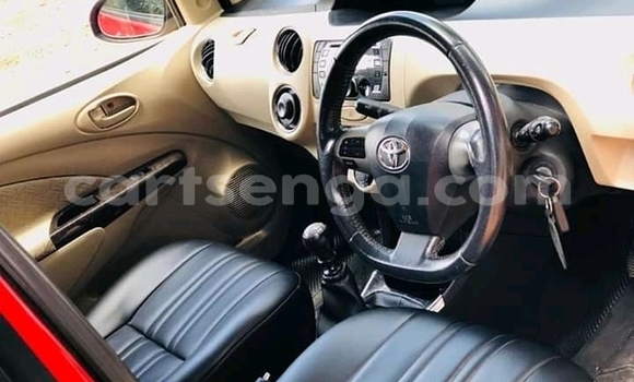 Acheter Occasion Voiture Toyota Yaris Rouge à Ezulwini, Hhohho Acheter Occasion Voiture Toyota Yaris Rouge à Ezulwini, Hhohho