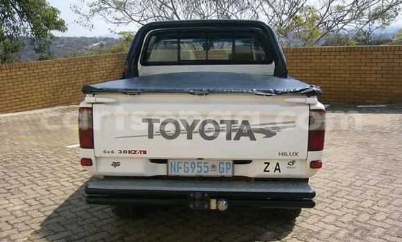 Buy Used Toyota Hilux White Car in Bulembu in Hhohho