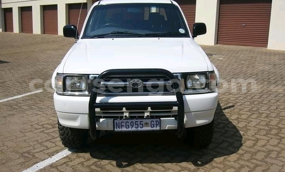 Acheter Occasion Voiture Toyota Hilux Blanc à Bulembu, Hhohho Acheter Occasion Voiture Toyota Hilux Blanc à Bulembu, Hhohho