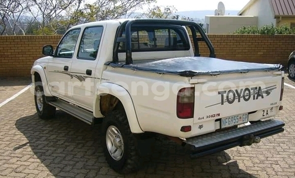 Acheter Occasion Voiture Toyota Hilux Blanc à Bulembu, Hhohho Acheter Occasion Voiture Toyota Hilux Blanc à Bulembu, Hhohho