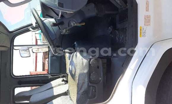 Nunua Ilio tumika Nissan UD White Lori ndani ya Ezulwini nchini Hhohho Nunua Ilio tumika Nissan UD White Lori ndani ya Ezulwini nchini Hhohho