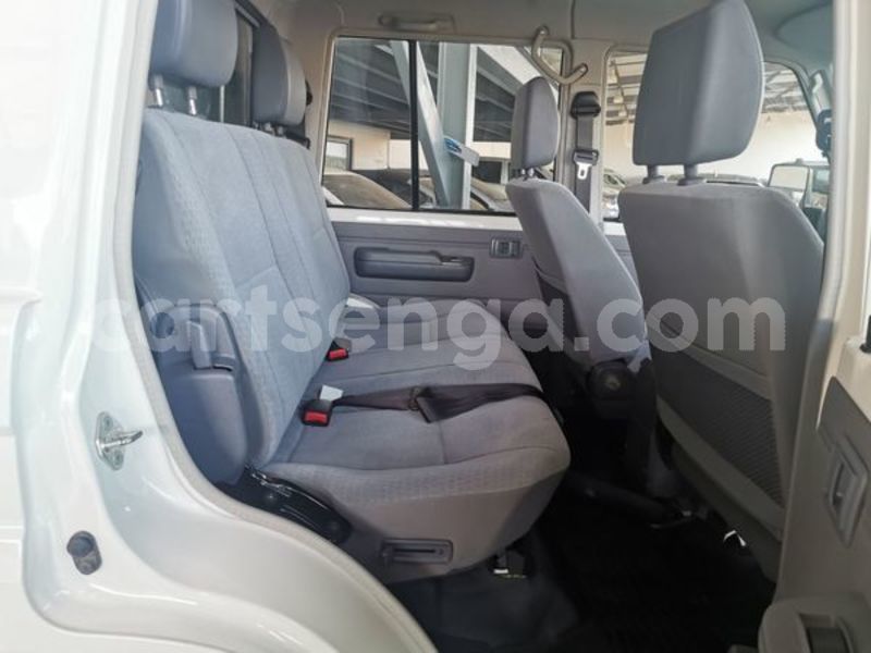 Big with watermark toyota land cruiser hhohho ezulwini 20105
