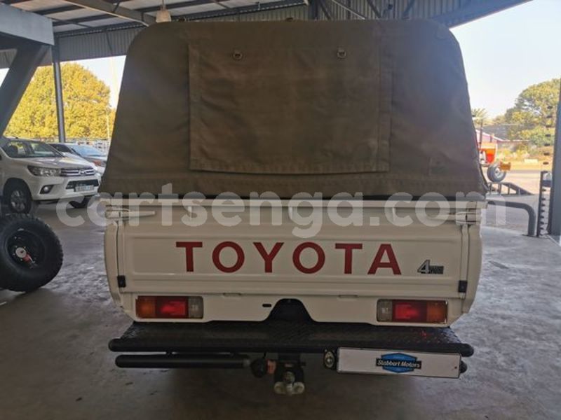 Big with watermark toyota land cruiser hhohho ezulwini 20105