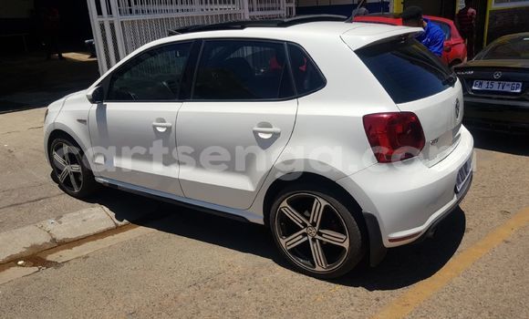 Nunua Ilio tumika Volkswagen Polo White Gari ndani ya Mbabane nchini Manzini Nunua Ilio tumika Volkswagen Polo White Gari ndani ya Mbabane nchini Manzini