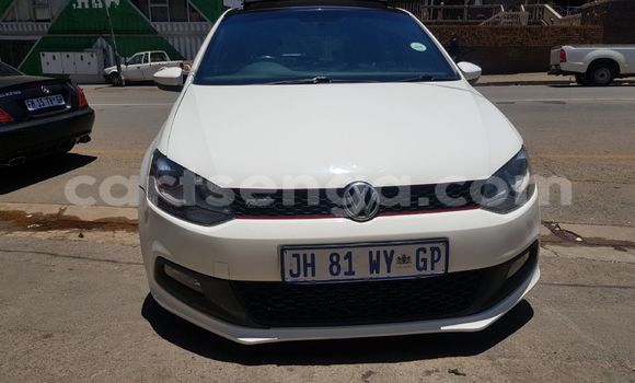 Nunua Ilio tumika Volkswagen Polo White Gari ndani ya Mbabane nchini Manzini Nunua Ilio tumika Volkswagen Polo White Gari ndani ya Mbabane nchini Manzini