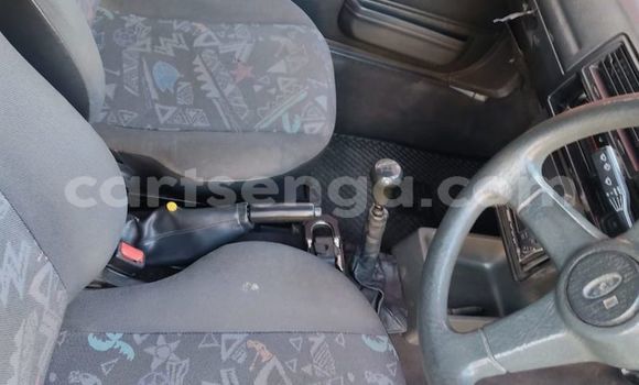 Nunua Ilio tumika Mazda 323 White Gari ndani ya Big Bend nchini Wilaya ya Lubombo Nunua Ilio tumika Mazda 323 White Gari ndani ya Big Bend nchini Wilaya ya Lubombo