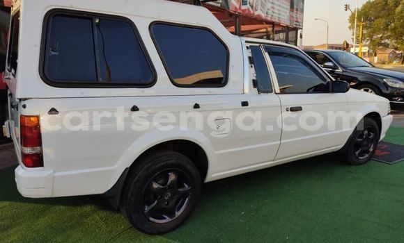 Nunua Ilio tumika Mazda 323 White Gari ndani ya Big Bend nchini Wilaya ya Lubombo Nunua Ilio tumika Mazda 323 White Gari ndani ya Big Bend nchini Wilaya ya Lubombo