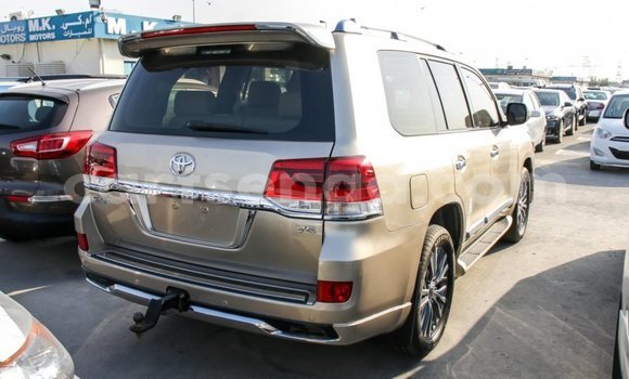 Buy Import Toyota Land Cruiser Other Car in Import - Dubai in Hhohho Buy Import Toyota Land Cruiser Other Car in Import - Dubai in Hhohho