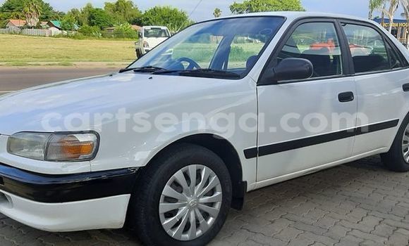 Acheter Occasion Voiture Toyota Corolla Blanc à Hlatikulu, Shiselweni District Acheter Occasion Voiture Toyota Corolla Blanc à Hlatikulu, Shiselweni District