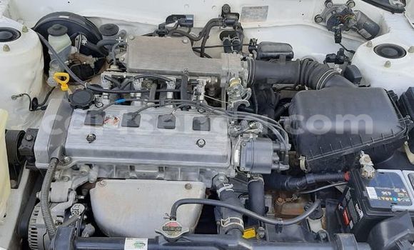 Acheter Occasion Voiture Toyota Corolla Blanc à Hlatikulu, Shiselweni District Acheter Occasion Voiture Toyota Corolla Blanc à Hlatikulu, Shiselweni District