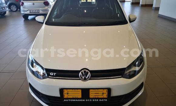 Nunua Ilio tumika Volkswagen Polo White Gari ndani ya Ezulwini nchini Hhohho