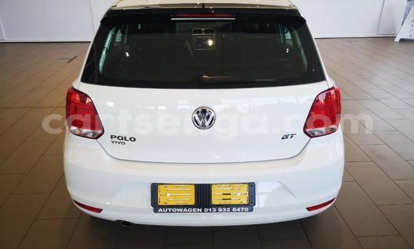 Nunua Ilio tumika Volkswagen Polo White Gari ndani ya Ezulwini nchini Hhohho Nunua Ilio tumika Volkswagen Polo White Gari ndani ya Ezulwini nchini Hhohho