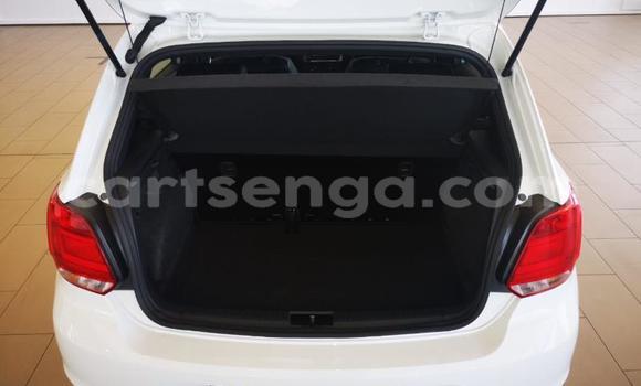 Nunua Ilio tumika Volkswagen Polo White Gari ndani ya Ezulwini nchini Hhohho Nunua Ilio tumika Volkswagen Polo White Gari ndani ya Ezulwini nchini Hhohho