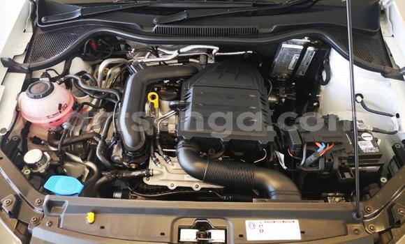 Nunua Ilio tumika Volkswagen Polo White Gari ndani ya Ezulwini nchini Hhohho Nunua Ilio tumika Volkswagen Polo White Gari ndani ya Ezulwini nchini Hhohho