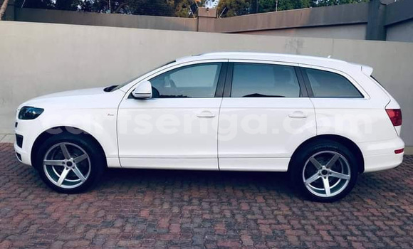 Buy Used Audi Q7 White Car in Ezulwini in Hhohho Buy Used Audi Q7 White Car in Ezulwini in Hhohho