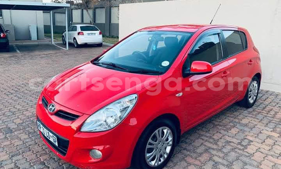 Acheter Occasion Voiture Hyundai i20 Rouge à Bulembu, Hhohho