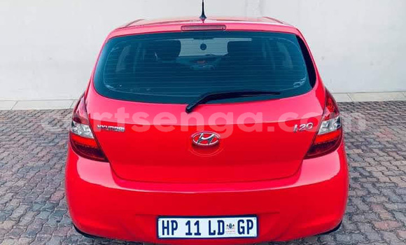 Acheter Occasion Voiture Hyundai i20 Rouge à Bulembu, Hhohho Acheter Occasion Voiture Hyundai i20 Rouge à Bulembu, Hhohho