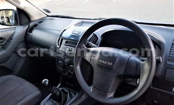 Nunua Ilio tumika Isuzu KB Blue Gari ndani ya Big Bend nchini Lubombo Nunua Ilio tumika Isuzu KB Blue Gari ndani ya Big Bend nchini Lubombo