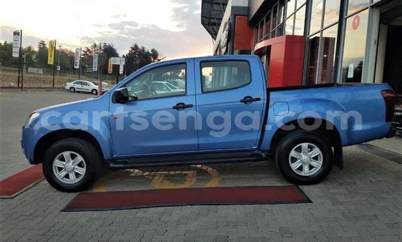 Nunua Ilio tumika Isuzu KB Blue Gari ndani ya Big Bend nchini Lubombo Nunua Ilio tumika Isuzu KB Blue Gari ndani ya Big Bend nchini Lubombo