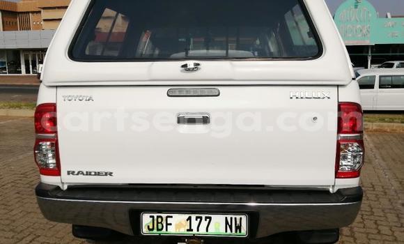 Buy Used Toyota Hilux White Car in Ezulwini in Hhohho Buy Used Toyota Hilux White Car in Ezulwini in Hhohho
