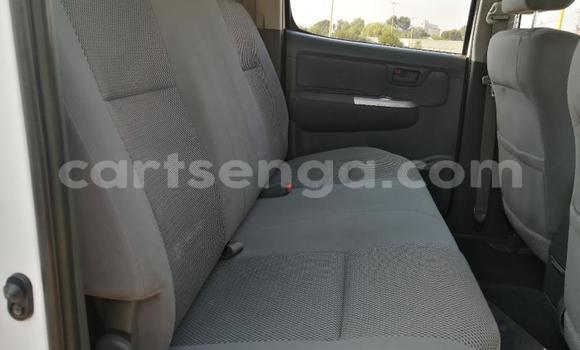 Buy Used Toyota Hilux White Car in Ezulwini in Hhohho Buy Used Toyota Hilux White Car in Ezulwini in Hhohho