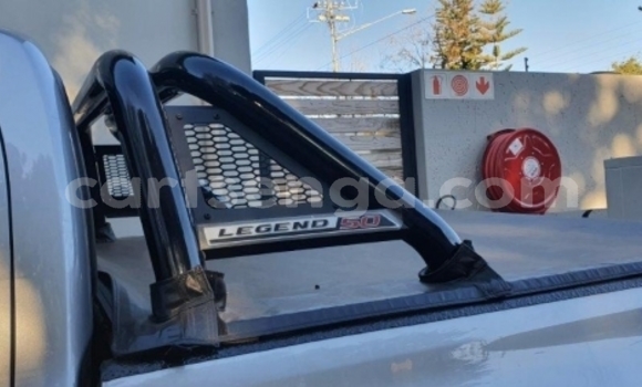 Buy Used Toyota Hilux Silver Car in Ezulwini in Hhohho Buy Used Toyota Hilux Silver Car in Ezulwini in Hhohho