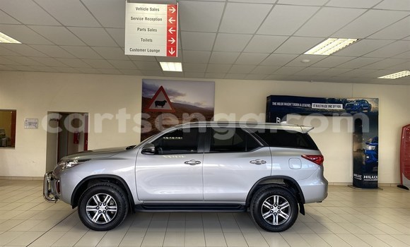 Acheter Occasion Voiture Toyota Fortuner Gris à Mbabane, Manzini Acheter Occasion Voiture Toyota Fortuner Gris à Mbabane, Manzini