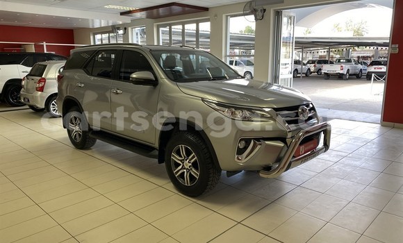 Acheter Occasion Voiture Toyota Fortuner Gris à Mbabane, Manzini Acheter Occasion Voiture Toyota Fortuner Gris à Mbabane, Manzini