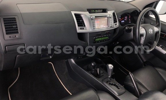 Nunua Ilio tumika Toyota Hilux White Gari ndani ya Mbabane nchini Manzini Nunua Ilio tumika Toyota Hilux White Gari ndani ya Mbabane nchini Manzini