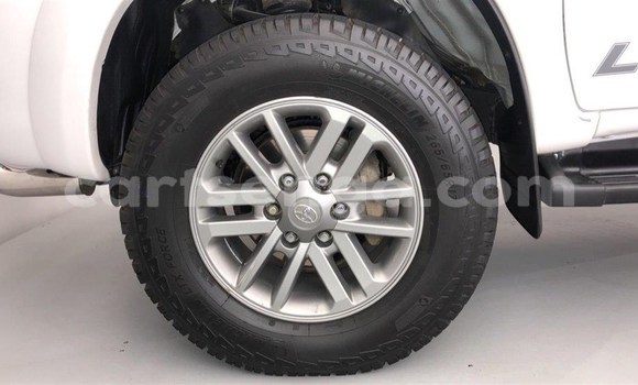 Nunua Ilio tumika Toyota Hilux White Gari ndani ya Mbabane nchini Manzini Nunua Ilio tumika Toyota Hilux White Gari ndani ya Mbabane nchini Manzini