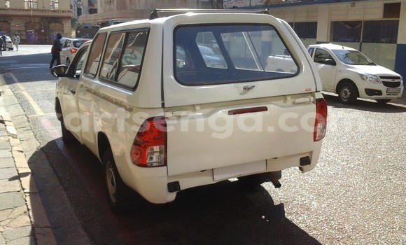 Acheter Occasion Voiture Toyota Hilux Blanc à Mbabane, Manzini Acheter Occasion Voiture Toyota Hilux Blanc à Mbabane, Manzini