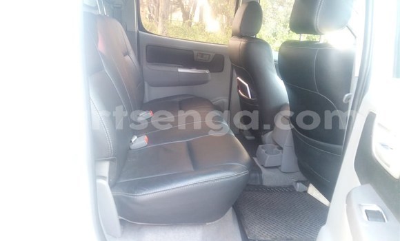 Nunua Ilio tumika Toyota Hilux White Gari ndani ya Mbabane nchini Manzini Nunua Ilio tumika Toyota Hilux White Gari ndani ya Mbabane nchini Manzini