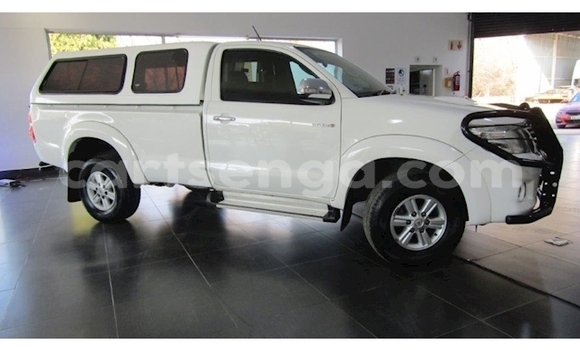 Buy Used Toyota Hilux White Car in Mbabane in Manzini