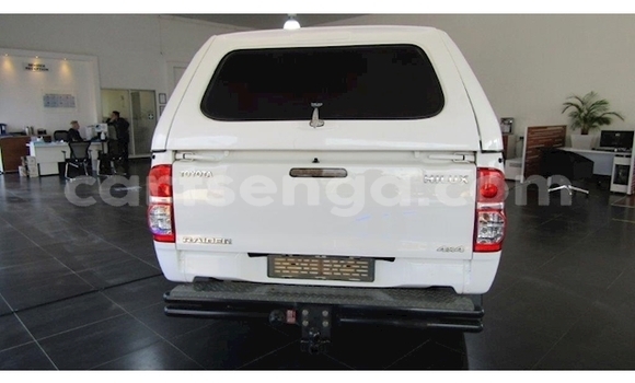 Nunua Ilio tumika Toyota Hilux White Gari ndani ya Mbabane nchini Manzini Nunua Ilio tumika Toyota Hilux White Gari ndani ya Mbabane nchini Manzini
