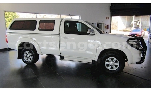 Nunua Ilio tumika Toyota Hilux White Gari ndani ya Mbabane nchini Manzini Nunua Ilio tumika Toyota Hilux White Gari ndani ya Mbabane nchini Manzini