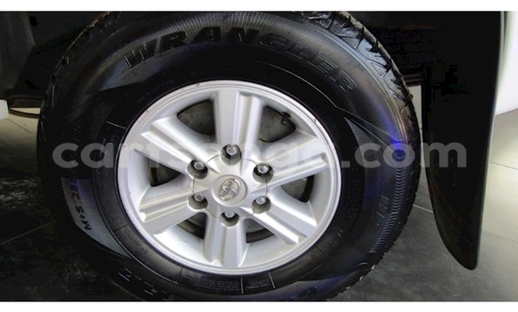 Nunua Ilio tumika Toyota Hilux White Gari ndani ya Mbabane nchini Manzini Nunua Ilio tumika Toyota Hilux White Gari ndani ya Mbabane nchini Manzini