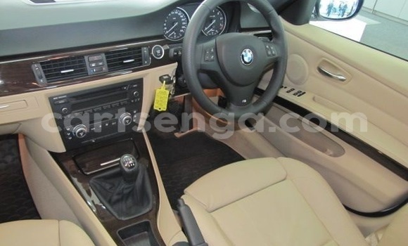 Nunua Ilio tumika BMW 3–Series White Gari ndani ya Mbabane nchini Manzini Nunua Ilio tumika BMW 3–Series White Gari ndani ya Mbabane nchini Manzini