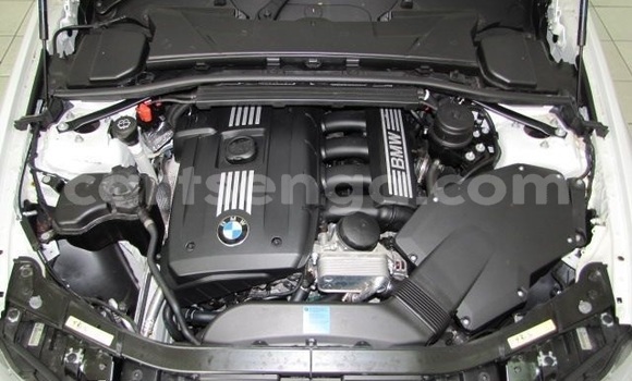 Nunua Ilio tumika BMW 3–Series White Gari ndani ya Mbabane nchini Manzini Nunua Ilio tumika BMW 3–Series White Gari ndani ya Mbabane nchini Manzini