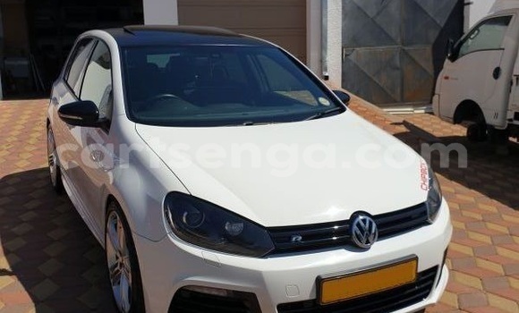 Nunua Ilio tumika Volkswagen Golf R White Gari ndani ya Mbabane nchini Manzini Nunua Ilio tumika Volkswagen Golf R White Gari ndani ya Mbabane nchini Manzini