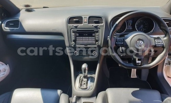 Nunua Ilio tumika Volkswagen Golf R White Gari ndani ya Mbabane nchini Manzini Nunua Ilio tumika Volkswagen Golf R White Gari ndani ya Mbabane nchini Manzini