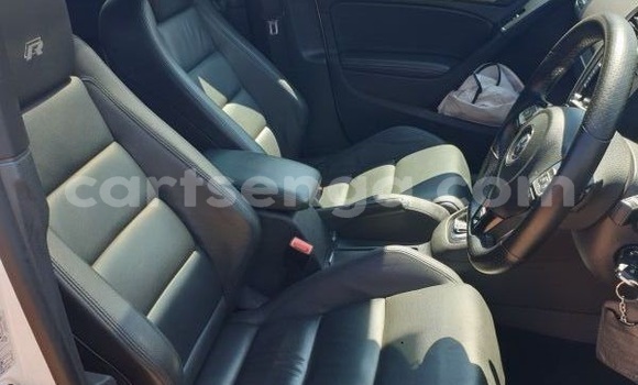 Nunua Ilio tumika Volkswagen Golf R White Gari ndani ya Mbabane nchini Manzini Nunua Ilio tumika Volkswagen Golf R White Gari ndani ya Mbabane nchini Manzini